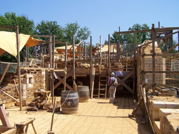 Guédelon : Chantier du logis seigneurial